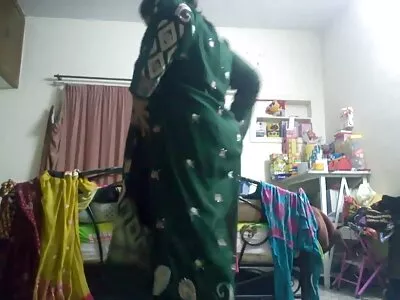 সৈকতে বাংলা সেক্সি বিএফ তার ডিক চুষছে